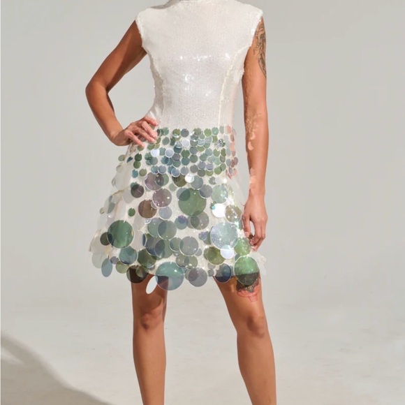 AKIRA White and Silver Sequin A-Line Skirt - Picture 2 of 5